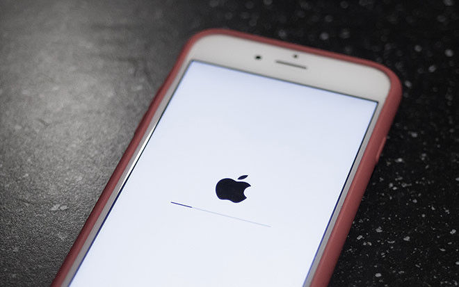 Очередное обновление iPhone снижает производительность гаджета вдвое.