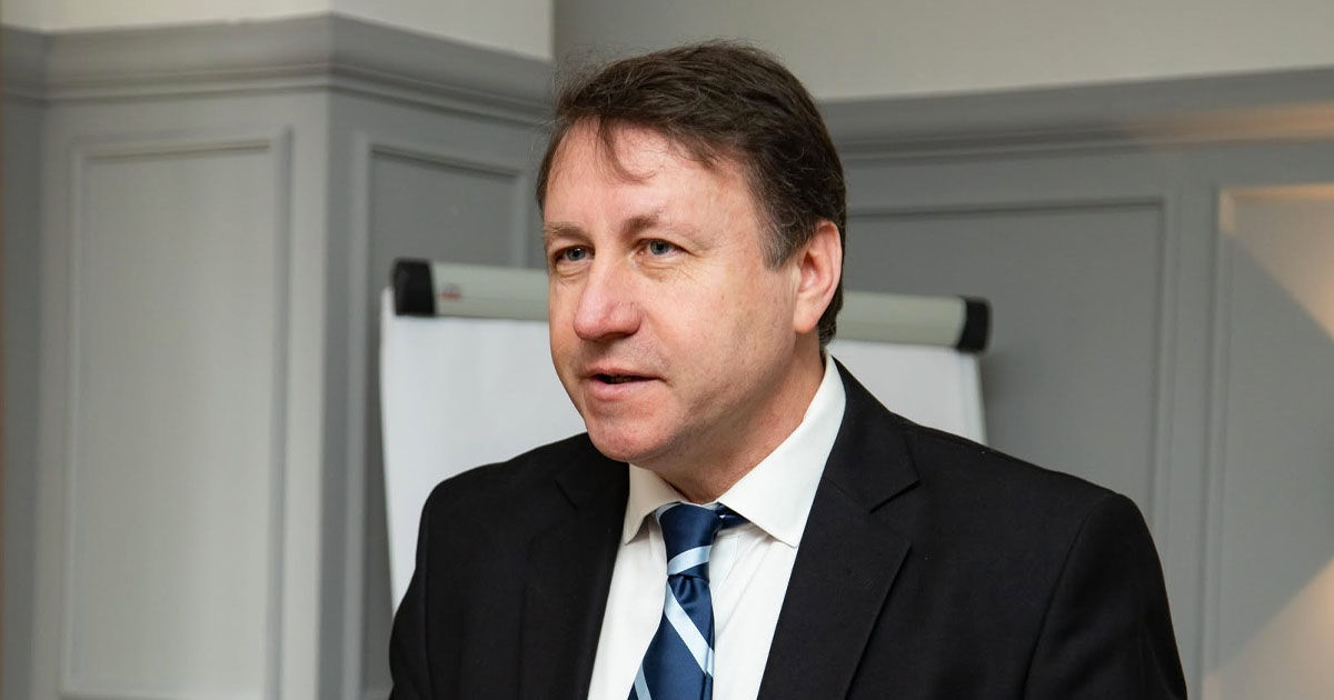Munteanu propune soluții privind importul automobilelor cu numere de înmatriculare străine.