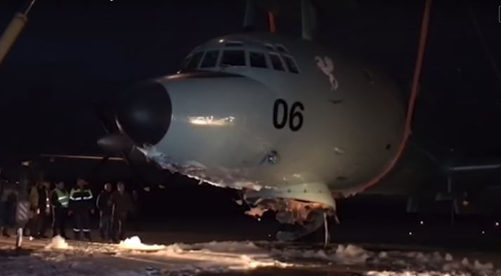 Ил-38, стоящий на вооружении ВМС Индии, сообщил аварийную посадку