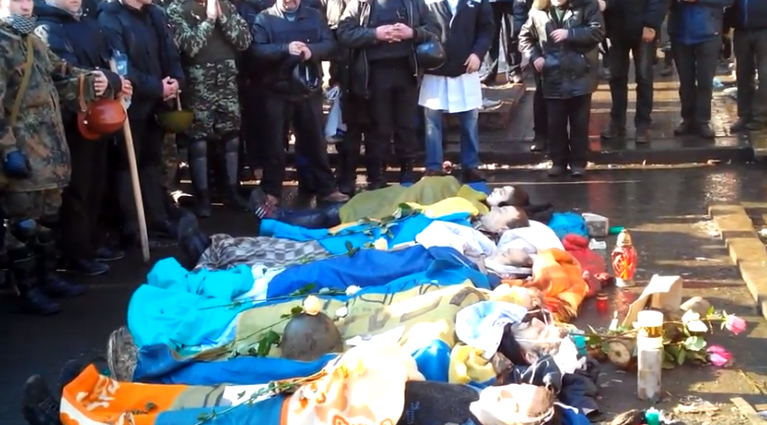 В ходе столкновений в Киеве, возобновившихся 20 февраля, погибли более 60 человек. Фото: Александр Чекменев / Reuters