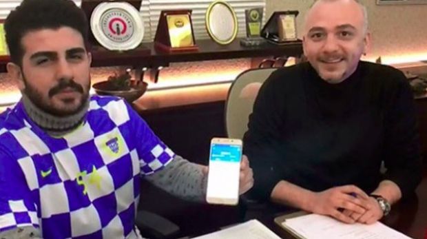 Transferul lui Omar Faruk este primul care a fost înregistrat în acte cu plata făcută în Bitcoin. 
