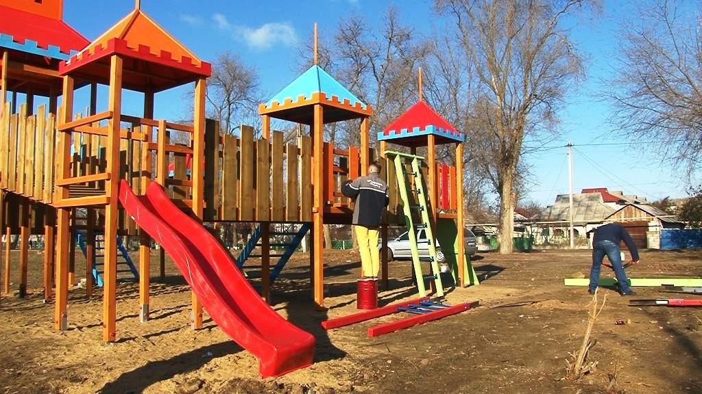До конца года в Дубоссарском районе установят 10 детских площадок.