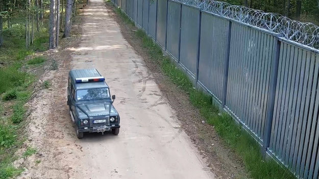 Польша завершила строительство электронного барьера на границе с Беларусью.