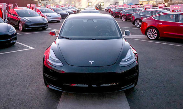 Победителю достанется 500 тысяч долларов и авто Model 3.