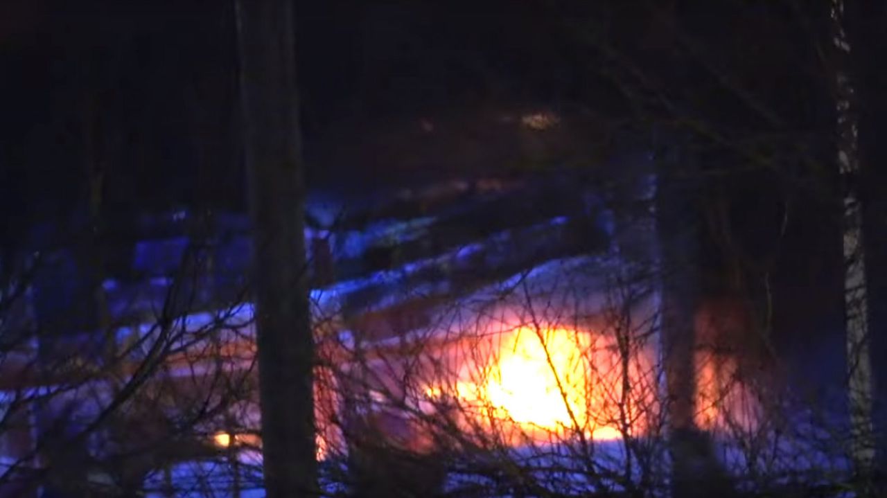 Incendiu de proporţii în Liverpol. O parcare, cuprinsă de flăcări