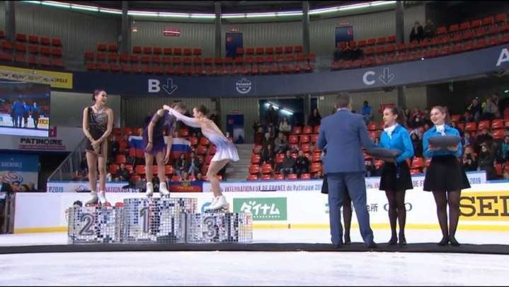 Золотую медаль российской фигуристки  вручили американке.