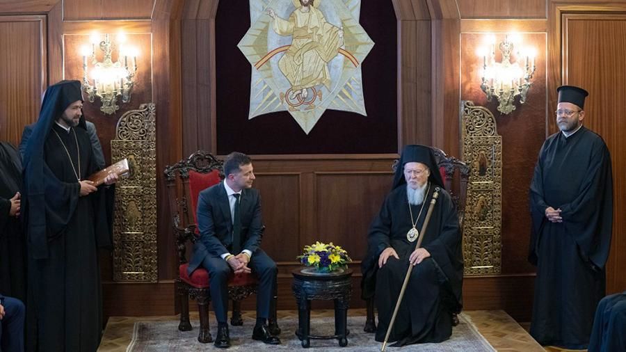 Зеленский пообещал Варфоломею "защитить независимость церкви".