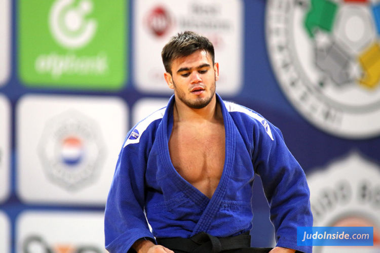 Виктор Стерпу одержал две победы на Masters в Дохе.