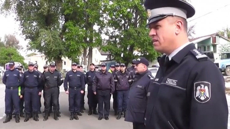 Прокуроры передали в суд дела патрульных инспекторов.