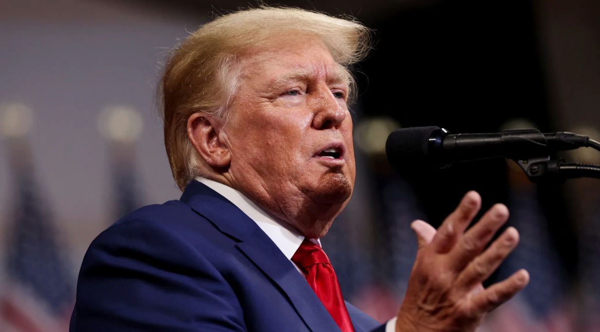 WP: Трамп на встрече с донорами кампании заявил, что разбомбил бы Москву и Пекин.