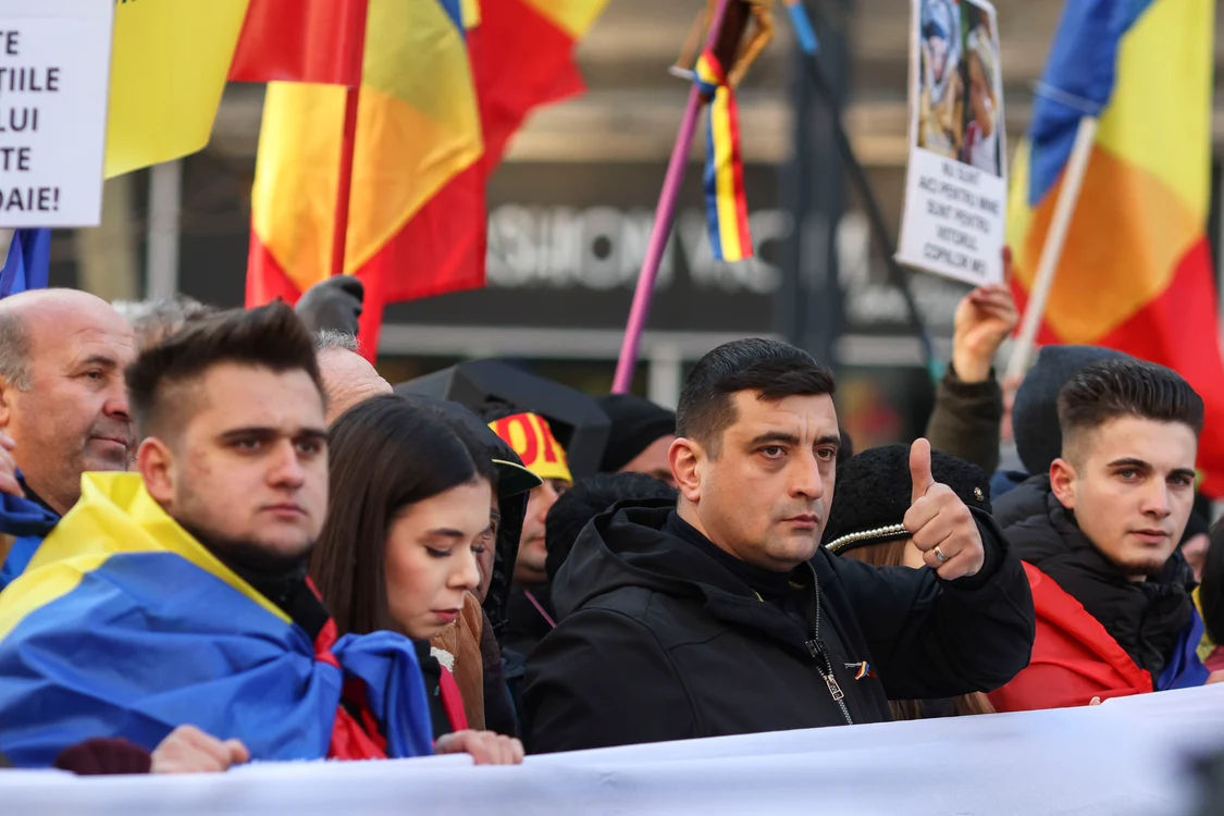 Сторонники Симиона собираются на протест и призывают к революции.
