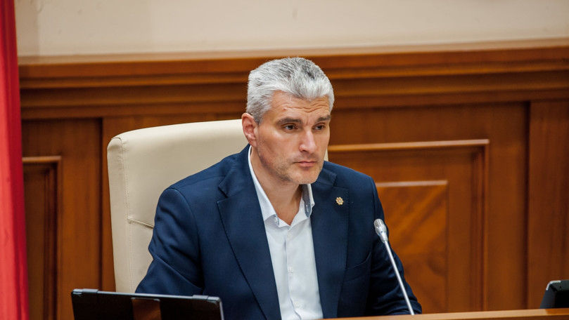 Бывший депутат Александр Слусарь.