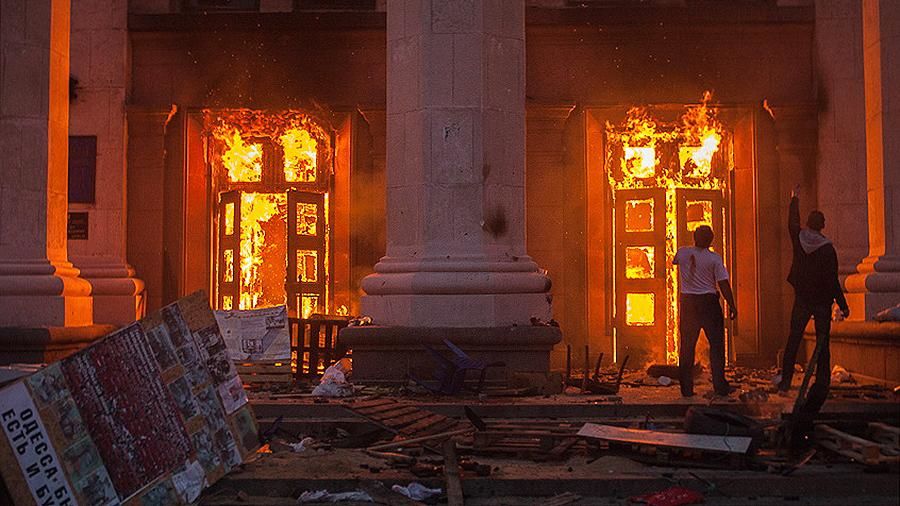 2 мая 2014 года в Одессе произошли столкновения сторонников антимайдана с националистами. 