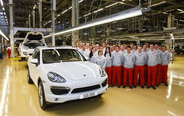 Porsche выплатит всем своим сотрудникам по 9700 евро премии.