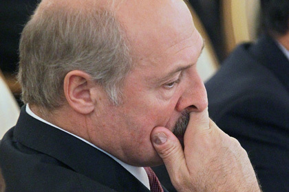 Лукашенко подчеркнул, что в Белоруссии категорически запрещены махинации с западными товарами с целью их дальнейшей доставки в Россию под белорусскими марками.