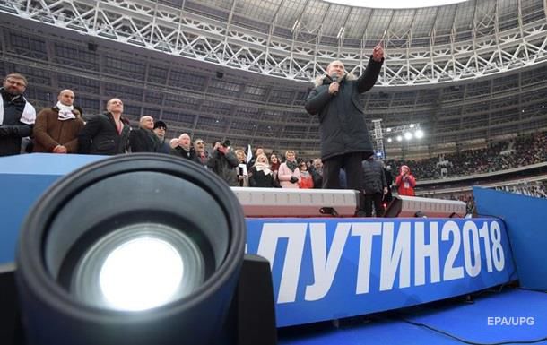 В одной из школ Крыма от детей потребовали нарисовать плакаты к выборам президента РФ.