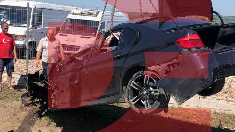 В Страшенском районе перевернулся BMW.