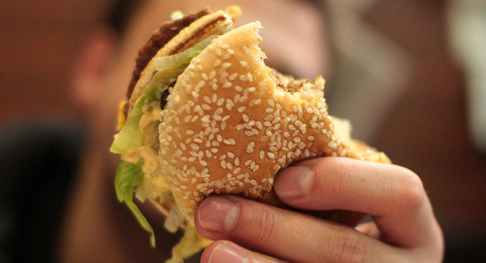 Franța vrea să interzică mâncarea de tip fast-food. Foto: Sputnik/ Petr Chernov