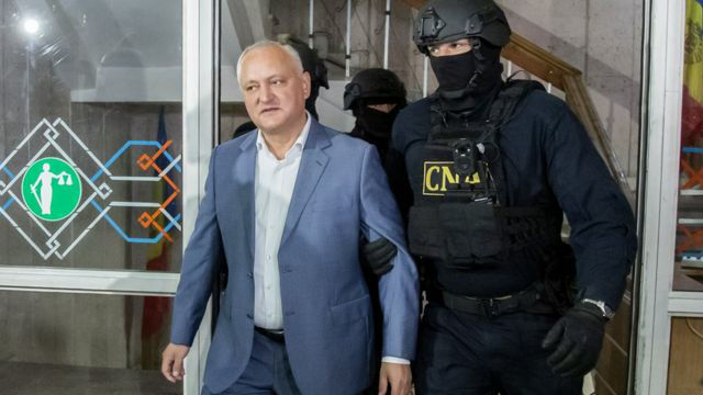 Экс-президент Игорь Додон остался без судьи из-за отставок в ВСП.