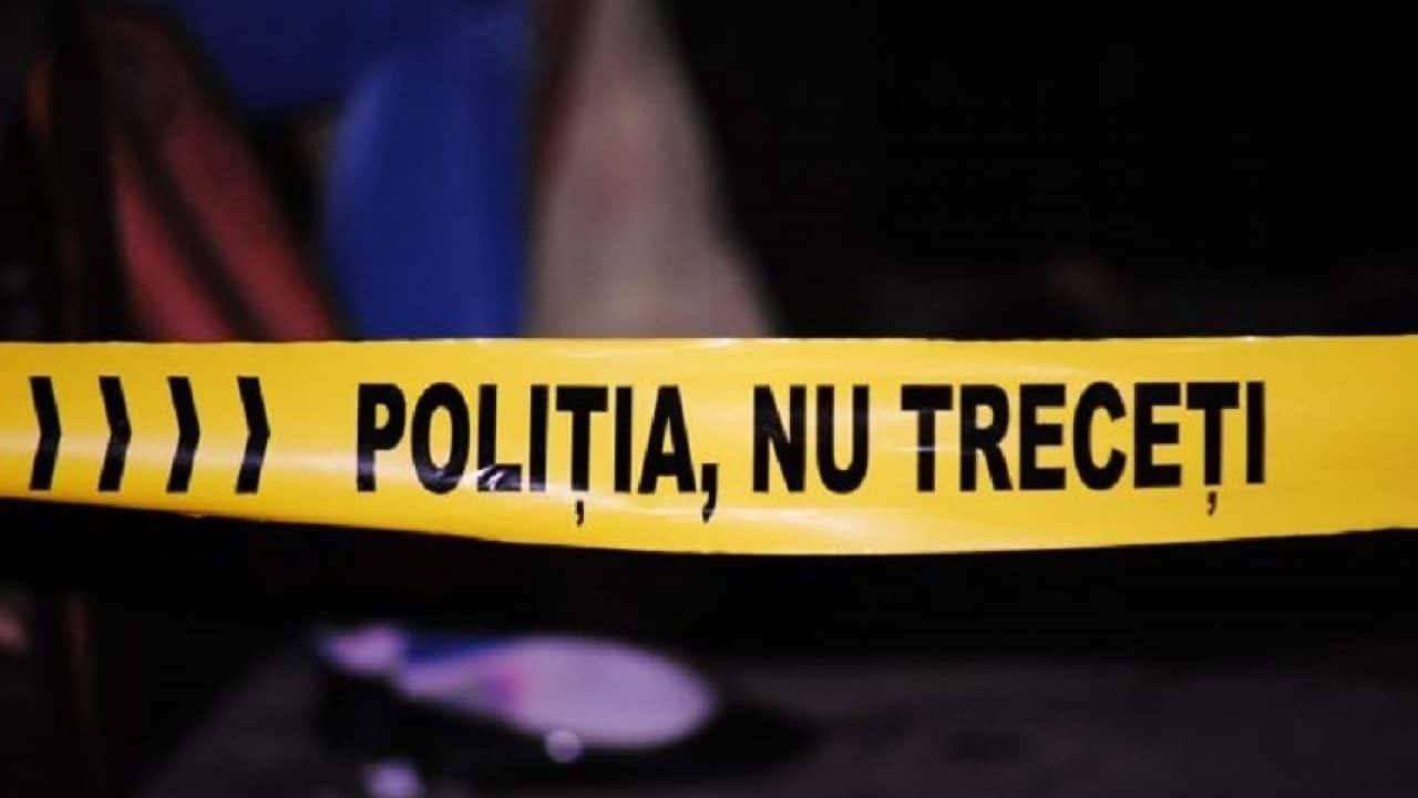 O femeie din Strășeni, reținută după ce și-ar fi înjunghiat mortal soțul.