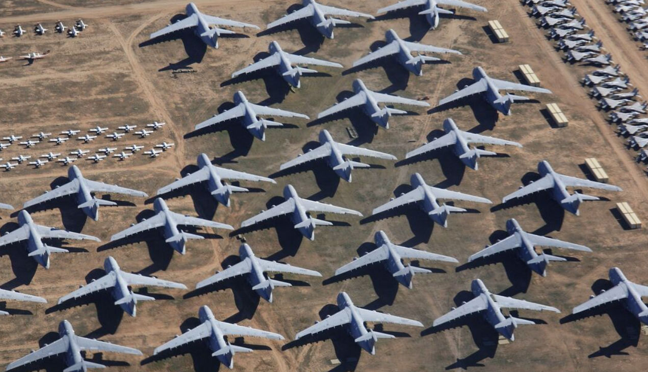 Cel mai mare cimitir de avioane, impresionant prin mărimea și numărul de aeronave.