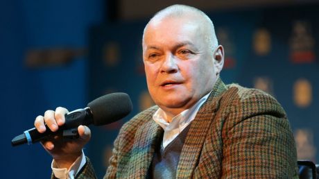 Directorul trustului media "Russia Today", Dmitri Kiseliov, și jurnalistul Andrei Kondrașov au fost declaraţi indezirabili în Republica Moldova.