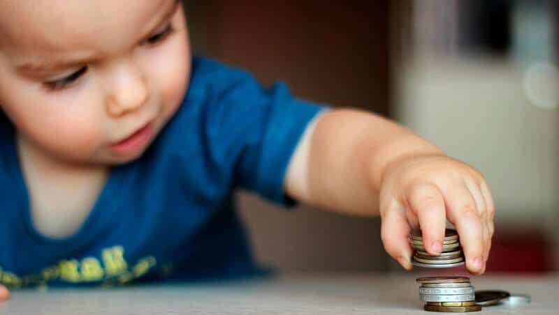 В Румынии увеличат детское пособие на 10 леев.