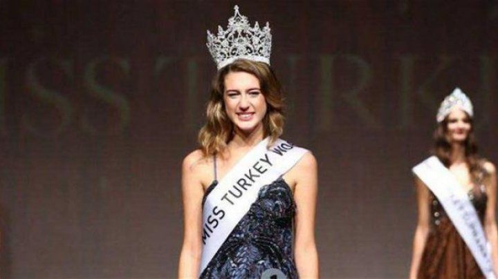 Ghinion pentru Miss Turcia. Ce i s-a întâmplat după un mesaj de pe Twitter. Foto: realitatea.net