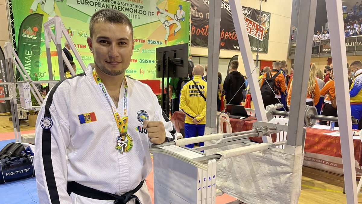 Иван Илиев стал вице-чемпионом Европы по тхэквондо.