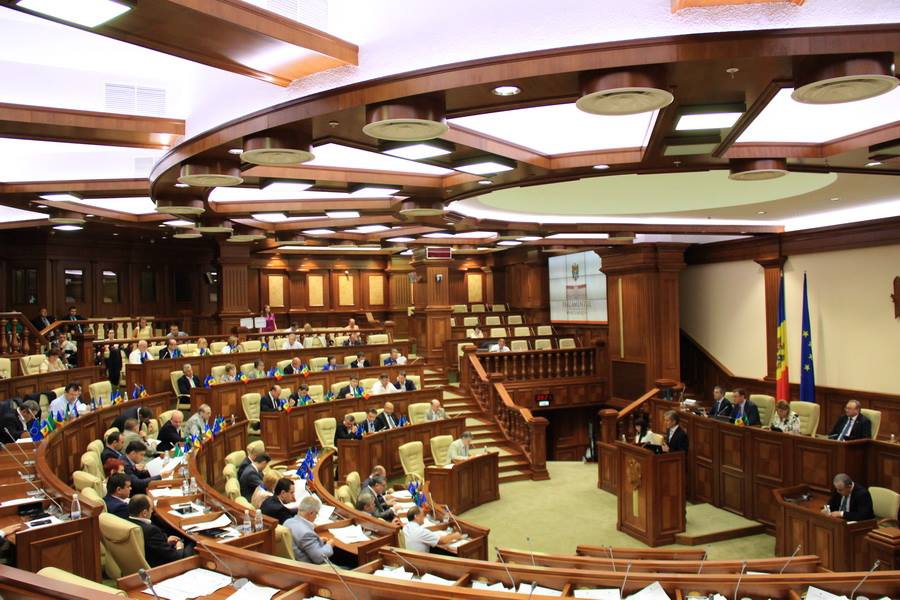 Новая сила в парламенте "блокирует сегодня принятие законов, очень важных для нормального функционирования страны".