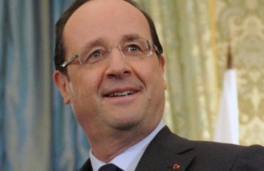 Глава государства отметил, что расстроен нарушением его права на частную жизнь, но не стал отрицать сообщения о связи с актрисой.
