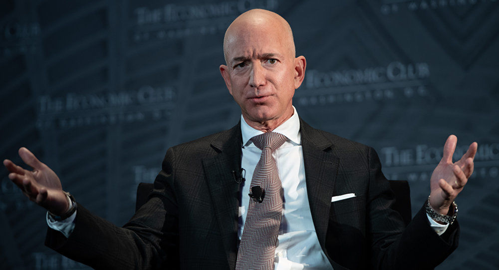 Основателя компании Amazon Джеффа Безоса.