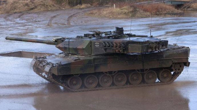 Борис Писториус считает  "историческим" решение о поставках Leopard 2 в Украину.