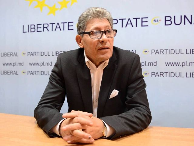 Liderul PL Mihai Ghimpu afirma ca a discutat aseara cu Iurie Leanca si Vlad Plahotniuc, la sediul PL.