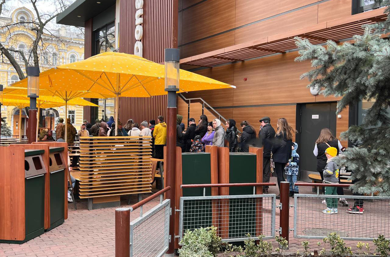 Открытие McDonald’s привело к пробкам на одесских дорогах.