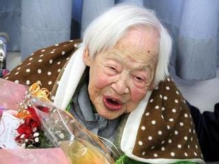 Misao Okawa a fost recunoscută drept cea mai în vârstă persoană din lume în 2013, de către Recordurile Mondiale Guiness.