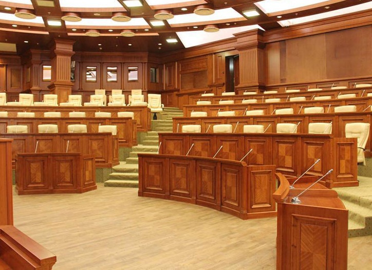 Заседание парламента продолжится завтра, 22 января, в 15.00.