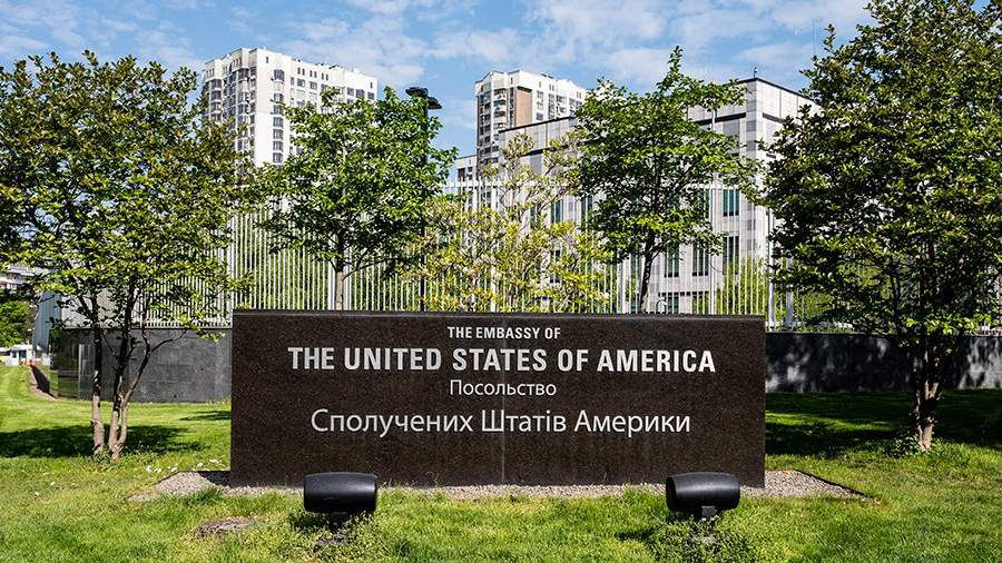 Посольство США в Киеве призвало американцев покинуть Украину.