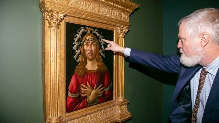 Картину Боттичелли "Муж скорбей" продали на Sotheby's за $45,4 миллиона.