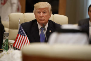 Бывший шеф ЦРУ назвал Трампа «полезным идиотом» для Кремля.