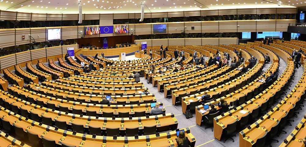 Европарламент отсрочил вступление в должность нового состава ЕК.