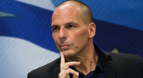 Yanis Varoufakis, și-a anunțat luni dimineață demisia, la o zi după victoria categorică a taberei „Nu” la referendumul privind propunerile creditorilor internaționali.