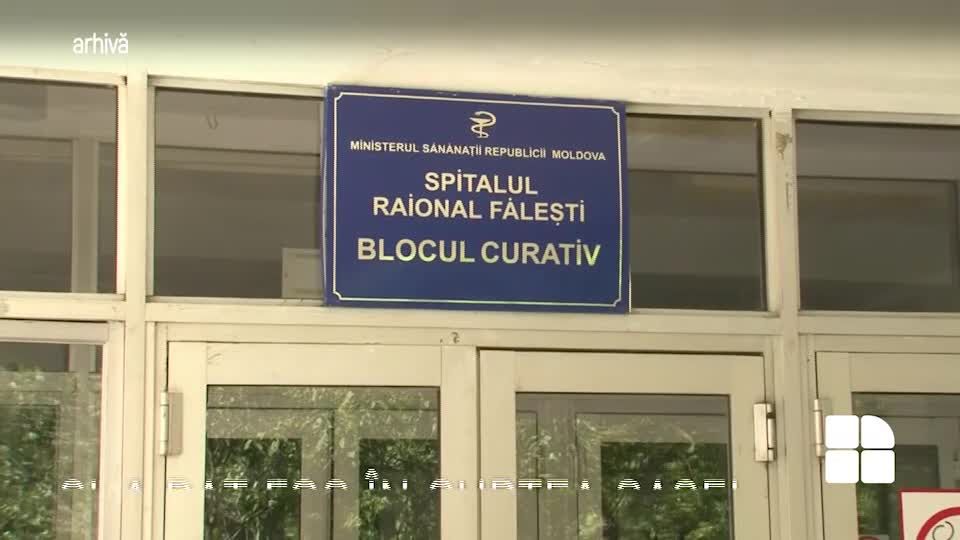 В районной больнице работают 6 врачей в 3 смены.