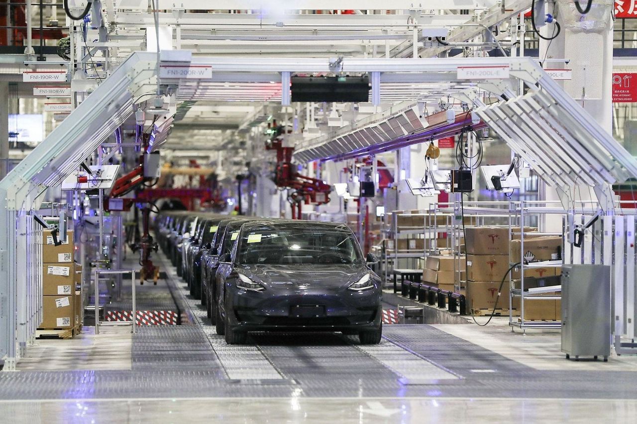 Tesla выпустила рекордное количество электромобилей.