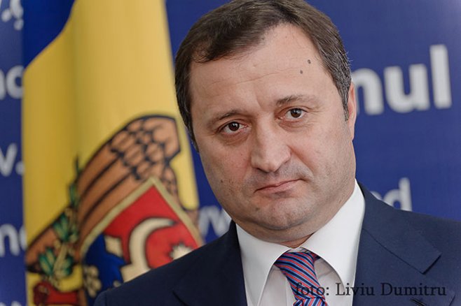 “România ne-a ajutat foarte mult pe parcursul nostru european, dar construim aici un stat suveran din toate puterile,”  a completat fostul premier.