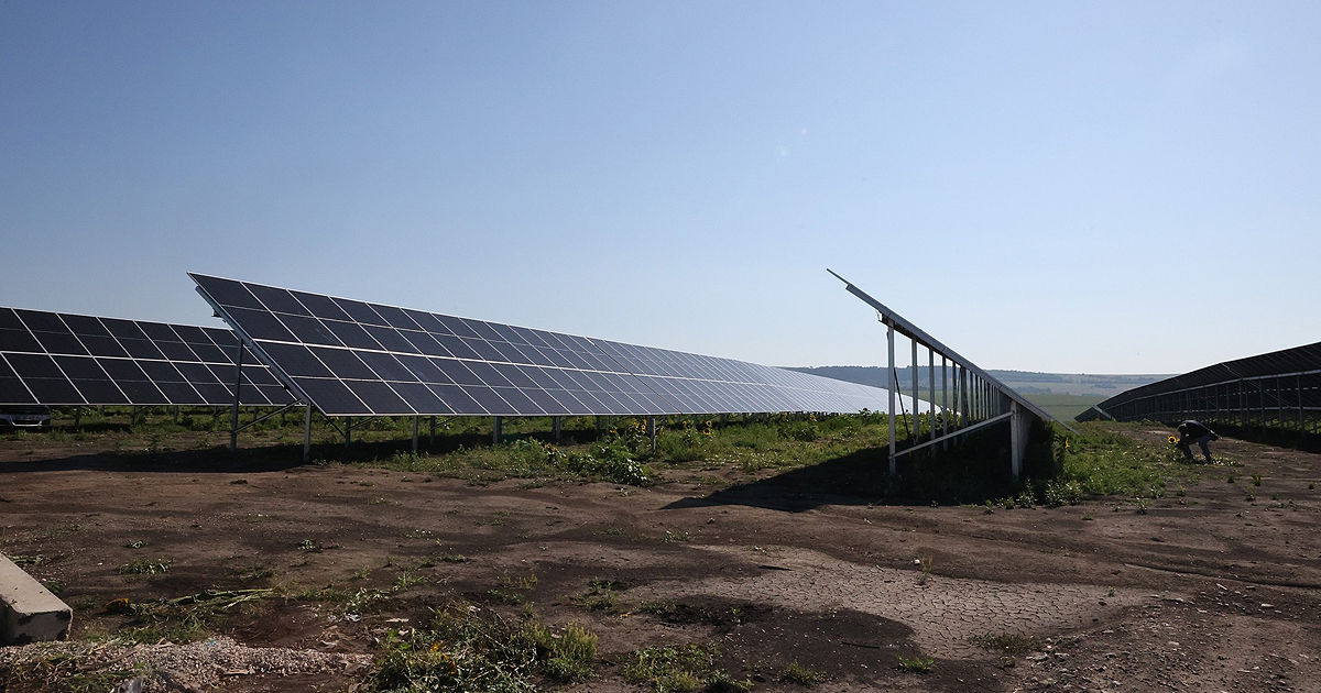Unul dintre cele mai mari parcuri fotovoltaice din Republica Moldova, deschis la Negureni.