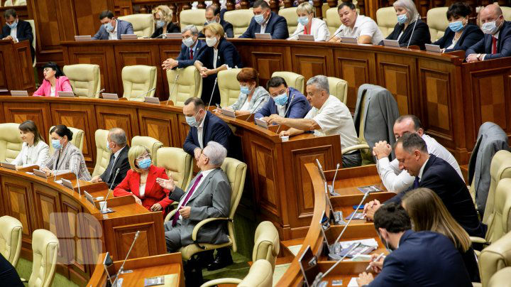 БКС потребовал парламентских слушаний по отсутствию ряда видов топлива на АЗС.