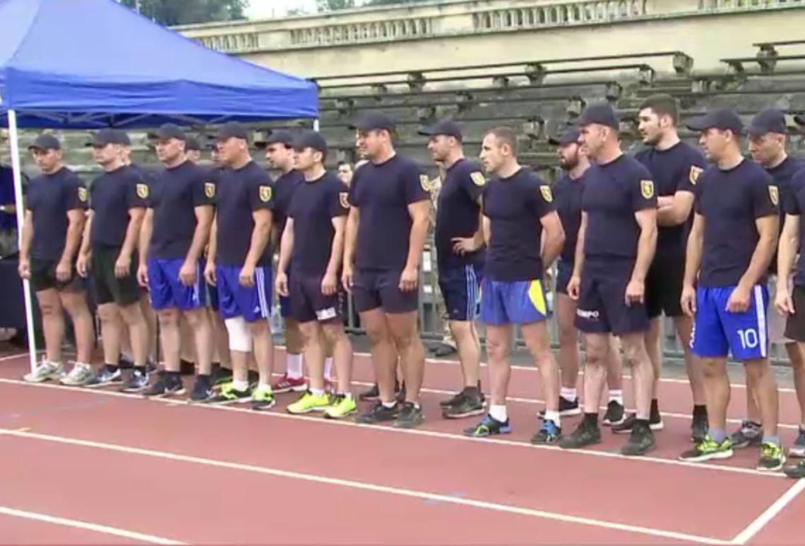 Руководство госохраны утверждает, что такого рода мероприятия мотивирует телохранителей. 