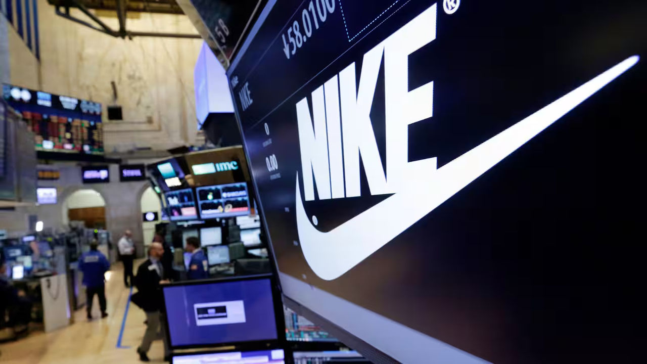 В отношении Nike начали расследование о дискриминации белых работников.