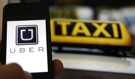 UBER şi-a pierdut licenţa în Londra însă are dreptul să facă recurs.